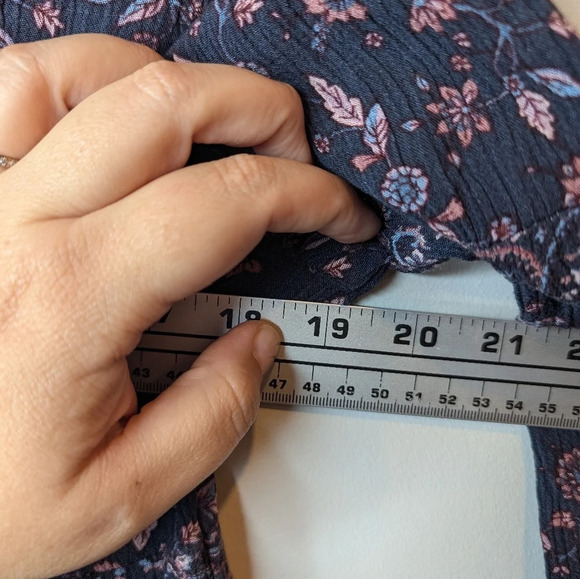 Aeropostale Y2K Navy Pink Floral Long Bell Sleeve Hippie Fit Flair V  Neck Top M - Picture 9 of 9